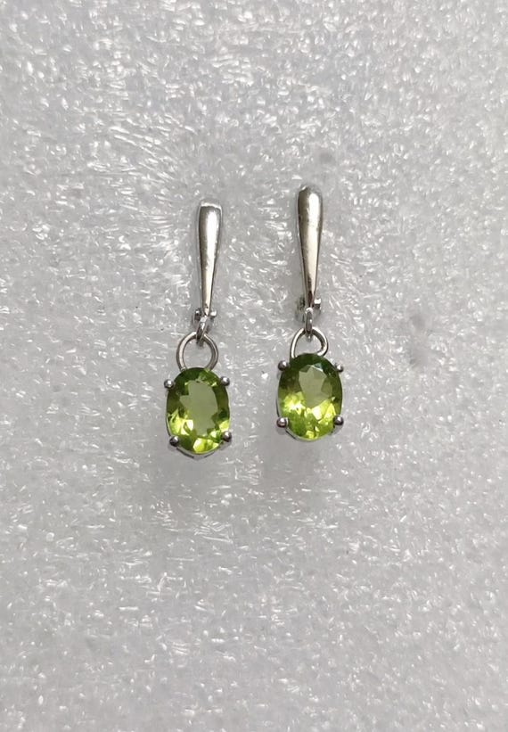 thumbnail interactive-video image 1 of Natural Peridot Drop Earrings In 925 Sterling Silver – Handcrafted Green Gemstone Jewelry 1 of 6