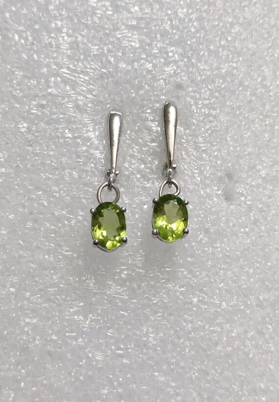Natural Peridot Drop Earrings In 925 Sterling Silver – Handcrafted Green Gemstone Jewelry