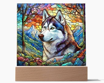 Könnte beinhalten: Ein Bild im Stil eines Buntglasfensters mit einem Husky-Hund in einer Berglandschaft. Der Hund schaut nach rechts, mit einem blauen, grünen und braunen Hintergrund.