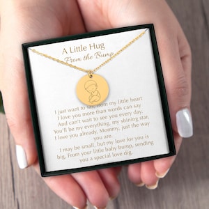 Knuffel vanaf de buik Cadeau voor aanstaande moeder, Gepersonaliseerde ketting voor zwangere dochter Moederdag Cadeau voor zwangere vrouw Bericht van babybuil
