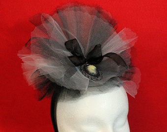 Gothic Skull Fascinator & Matching Dog Collar Halloween  display picture 3