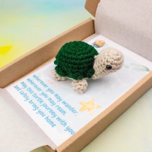 Reise Schildkröte Geschenk Schlüsselbund, häkeln Amigurumi Schildkröte, Reisen Reise Geschenke, sichere Reisen, viel Glück, Angst Charm, Plushie, Abenteuer