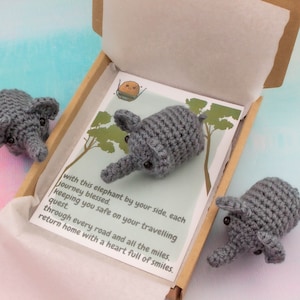 Prezent dla podróżującego słonia, szydełkowy słoń Amigurumi, prezenty na podróż, bezpieczne podróże, powodzenia, urok na lęk, pluszowy, przygoda