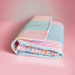 Borsa da donna in pelle vegana trapuntata rosa baby e celeste, borsa da donna, borsa piccola