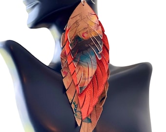 Große Leder Statement Ohrringe: Metallic Orange Designer Print