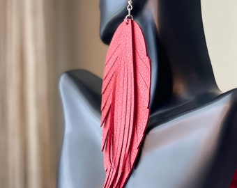 Leder Ohrringe in Rot und Schwarz: 3-20 cm langes Boho Fringe Blatt