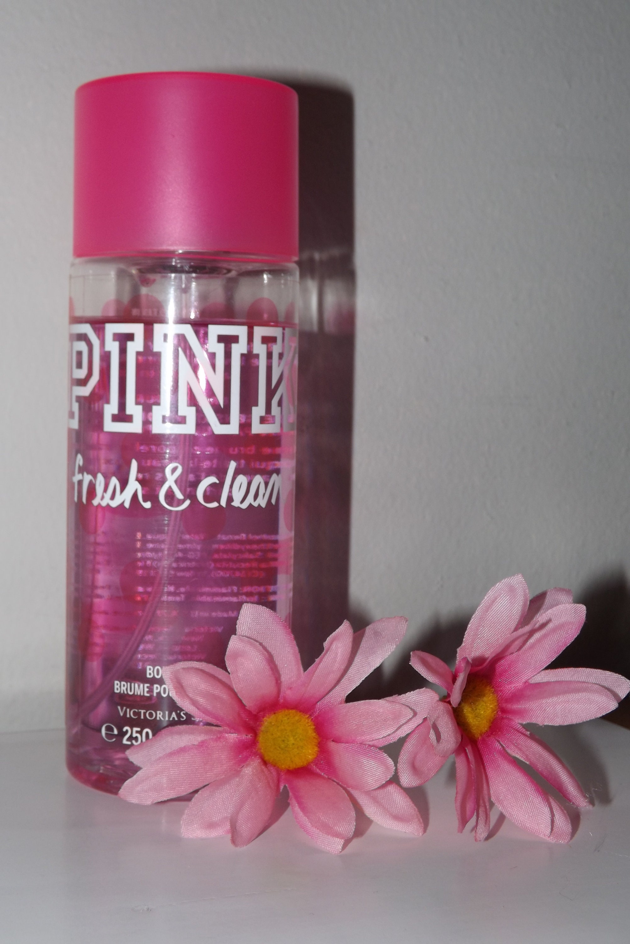 victoria pink body mist