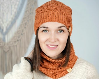 Classic Cosy Snood | Hand-knitted in Casual Design | Loose and Comfy Knitted Cowl in Copper | Cosy Snood for Autumn & Spring