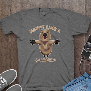 Gelukkig als een Quokka T-shirt, schattig Quokka Smile Tee, zacht katoenen Australisch dierenshirt, Quokka minnaar cadeau