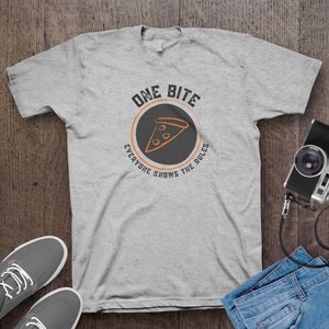 One Bite Jeder kennt die Regeln T-Shirt, Pizza Bewertung Tee