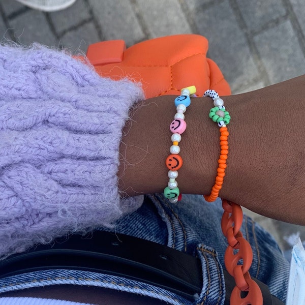 Pulsera de perlas con sonrisas coloridas, pulsera de sonrisa arco iris, pulsera de encanto de sonrisa, pulsera de perlas arco iris, pulsera de sonrisa, brazalete