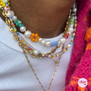 Handmade Chunky Pearl Choker: Colorful Boho Flower Bead Necklace