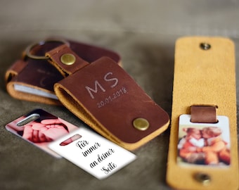 Personalizable leather keychain with engraving name initials and photo or text