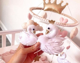 Swan baby mobile,  baby shower gift, swan nursery decor, newborn baby gift, cot mobile, baby mobile girl, pregnancy gift, newborn girl gift
