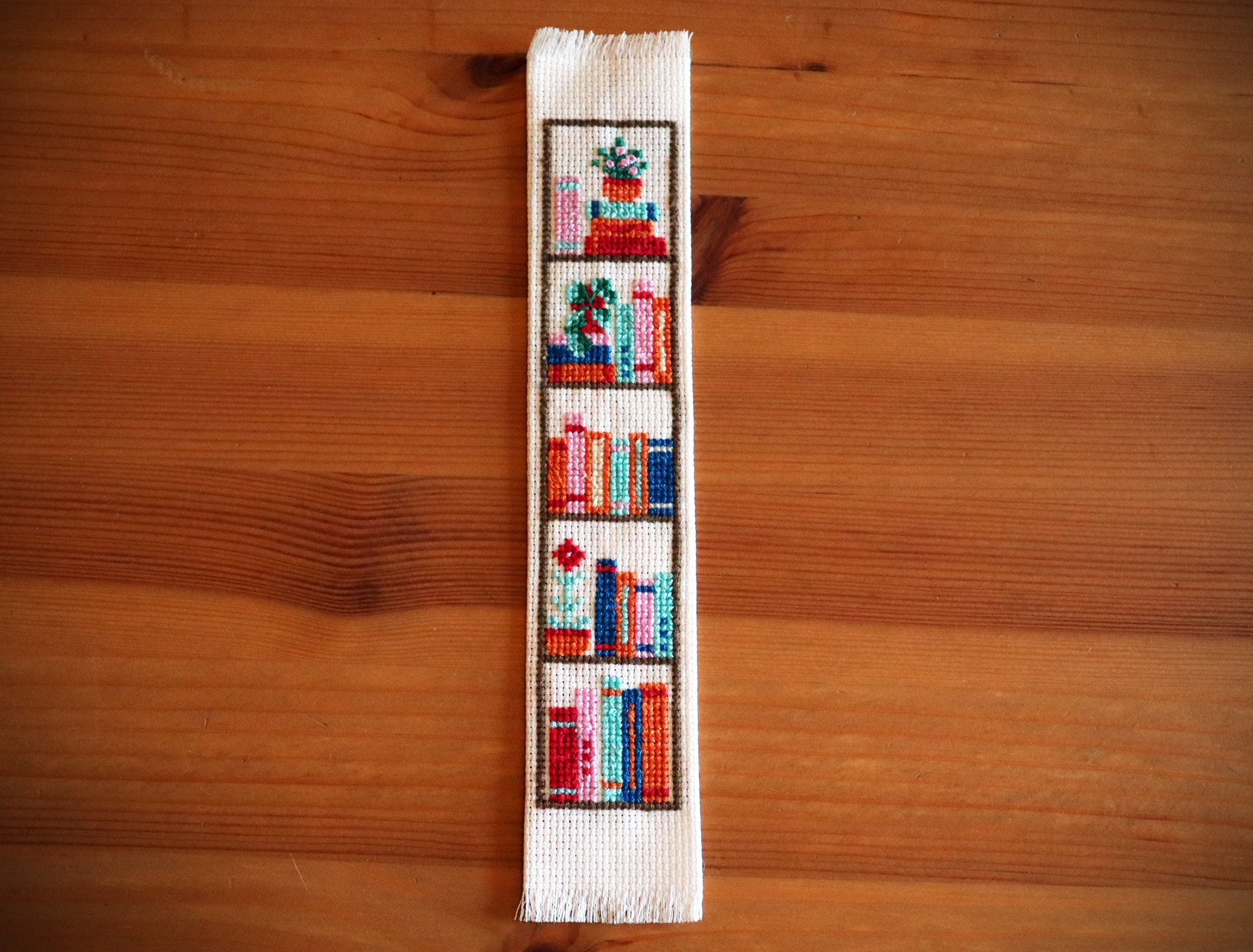 Bookcase Bookmark Cross Stitch Pattern, Fullcolour PDF, Complete
