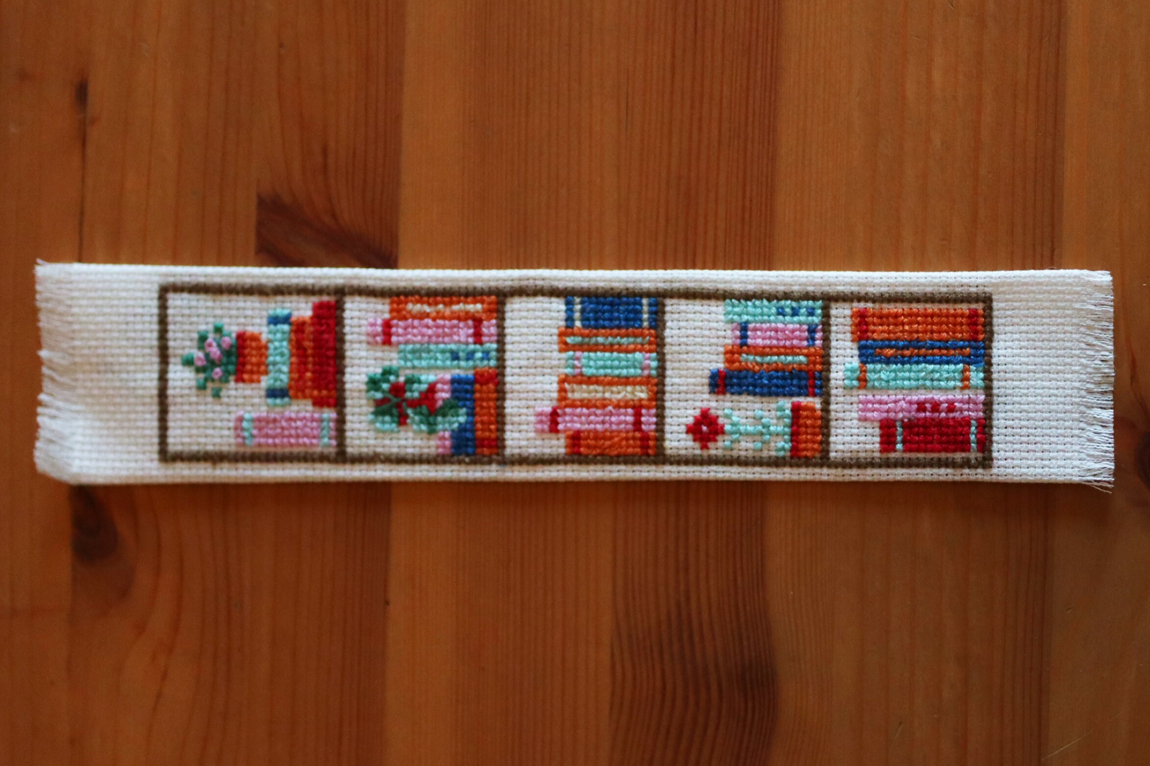 Bookcase Bookmark Cross Stitch Pattern, Fullcolour PDF, Complete