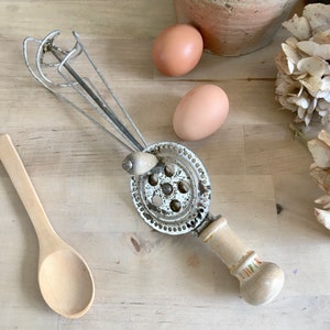 Vintage antique French kitchen rotary whisk egg mixer rustic farmhouse country kitchenalia