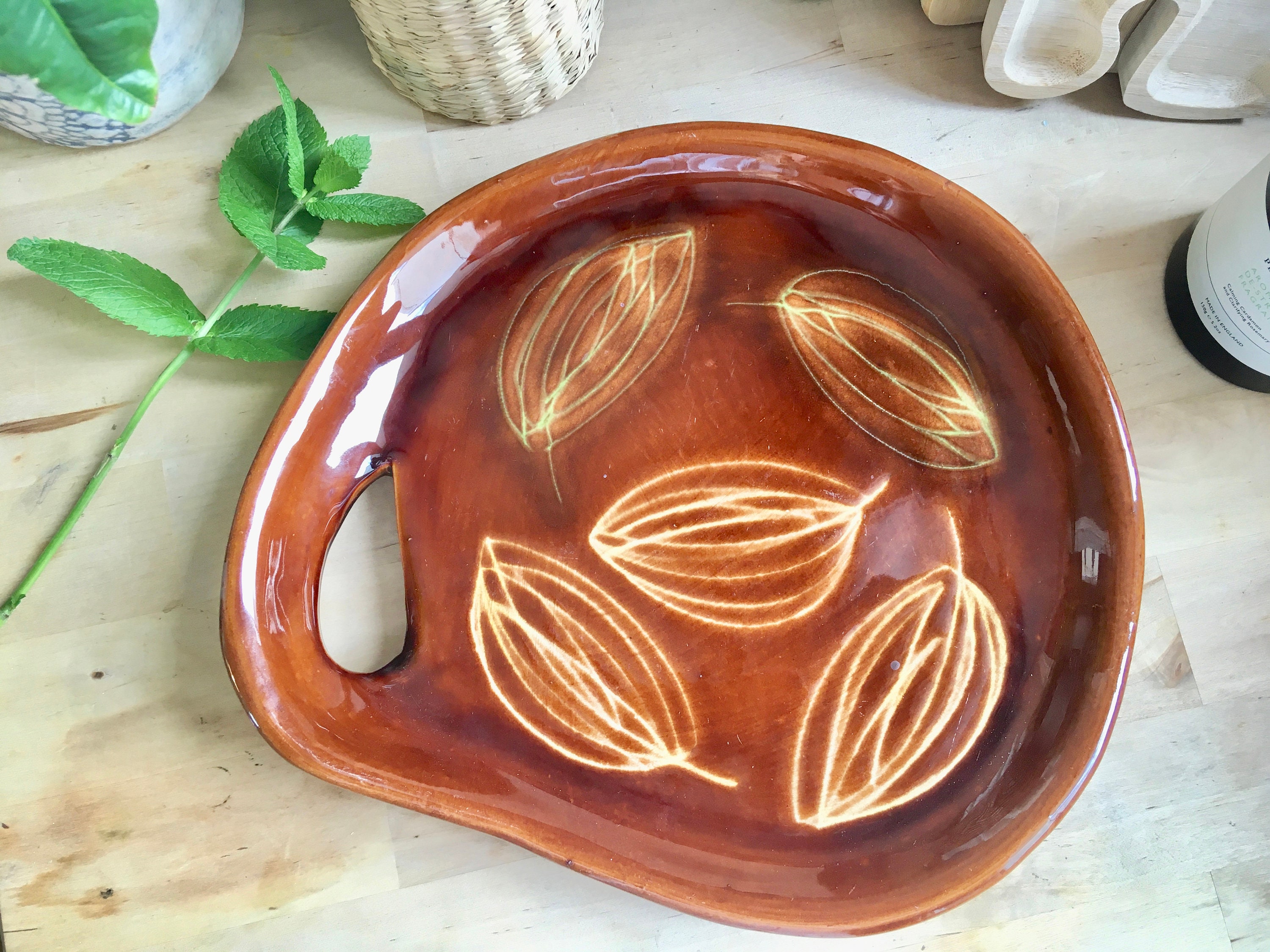 Vintage Français en Faïence Faite à La Main Marron Assiette de Service Échalotes Rétro So 70S Tapas