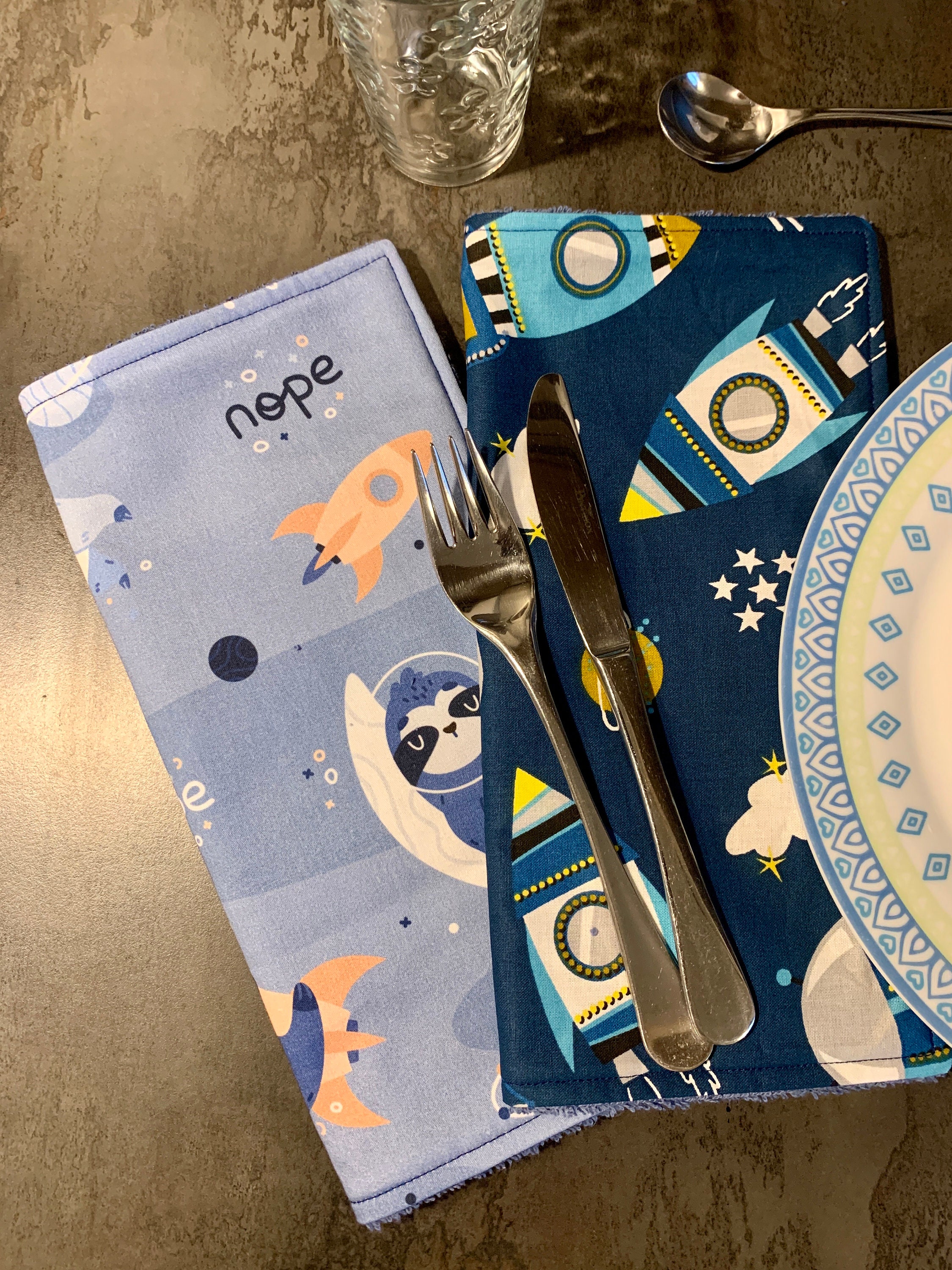 Serviette de Table Personnalisée Motif Fusée ou Paresseux Serviette Cantine en Coton Bio à Personnal