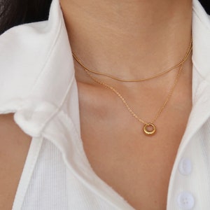 necklaces lover / 18K Gold Circle Necklace • Gold Pendant Minimalist Necklace • Statement Necklace • Delicate Gold Circle Necklace