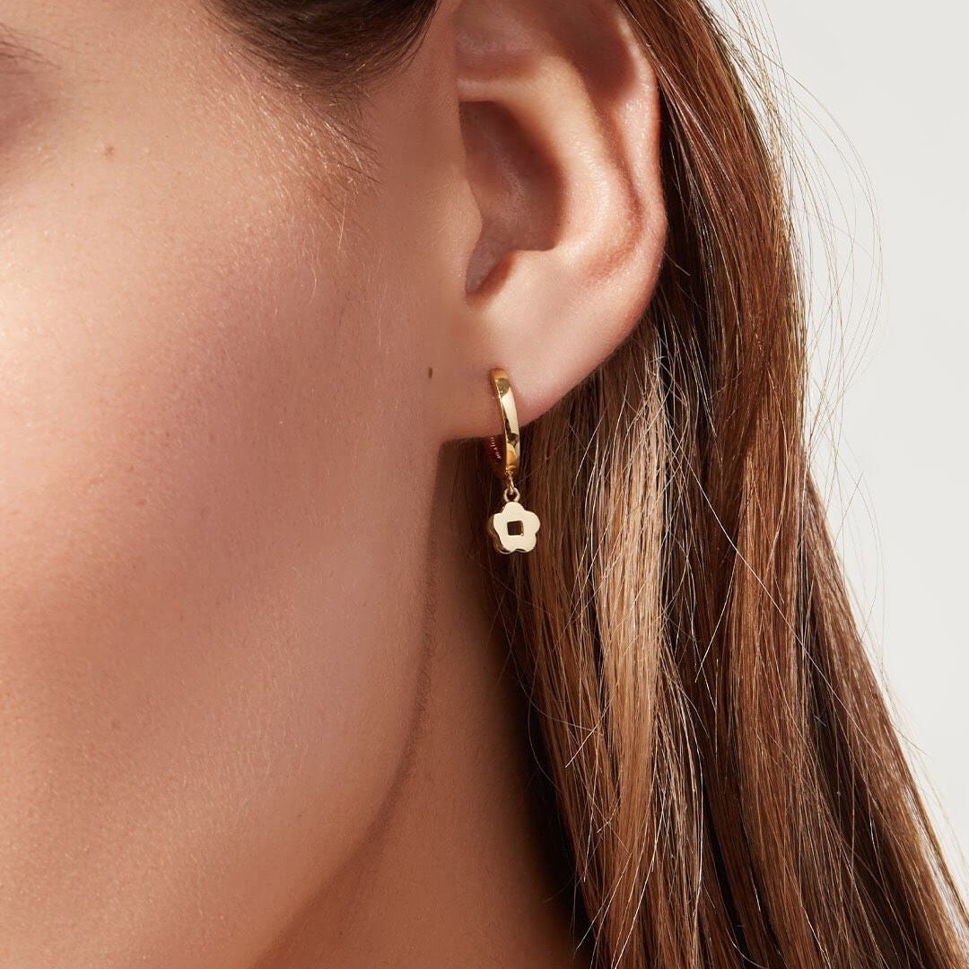 Dainty Flower Hoop Earrings Gold Hoop - Etsy | Laser cut jewelry acrylic,  Earring trends, Diy earrings polymer clay
