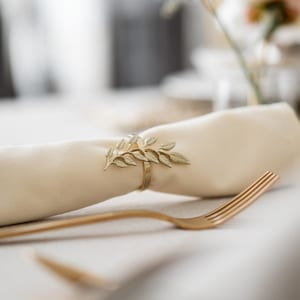 Gold leaf napkin ring (12 pcs) - Rowan Leaf | Napkin ring gold | Table decoration gold | Wedding decoration | Table accessory napkin rings
