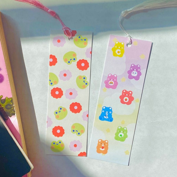 aesthetic bookmark- cute bookmark,kawaii bookmark, pretty bookmark, unique bookmark, handmade bookmark,book lover cute gift-frog bookmarker