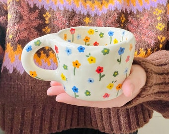 ZAMÓW W PRZEDSPRZEDAŻY: ręcznie robiony ceramiczny kubek Belle Fleur - ręcznie robiony ceramiczny kubek - ręcznie robiony kubek z kwiatem - ręcznie robiony kubek z kwiatem - uroczy kubek - kubek dla niej - ręcznie robiony ceramiczny kubek