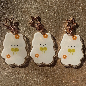 autumn bear acrylic keychain//cute acrylic keychain,cute bear keychain,cute acrylic charm,cute bear charm,kawaii acrylic keychain,cute bear