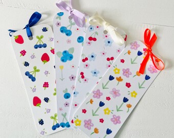 marcador de frutas-marcador de flores-marcador floral-marcador hecho a mano-marcador con arco- regalo amante del libro-lindo marcador-libro regalo-libro de fresa