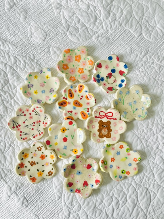 handmade mini ring dish,small ring dish,ring dish,jewelry dish,trinket dish,ceramic ring dish,handmade ring dish,cute ceramics,small dish
