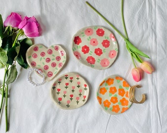 PREORDER:cute flower ceramic jewelry dish trinket,catch all dish-funky dish,clay dish,cute dish,ceramic dish,unique dish,handmade ring dish,