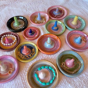 Handmade ceramic glazed ring dish, Multicolor jewelry holder in 3 glazed shades, trinket dish for rings and jewelry-unique ring dish-