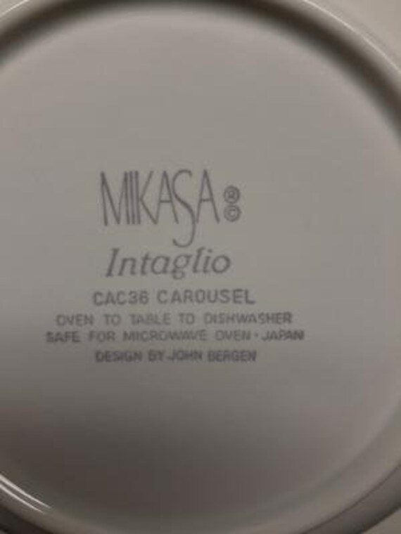 Mikasa Intaglio Carousel Pattern Rimmed Soup Bowl Inspired by John