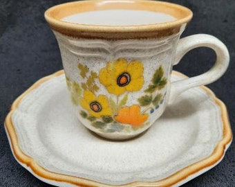Mikasa Garden Club Fresh Floral Pattern Coffee Cup and Saucer Set Made in Japan