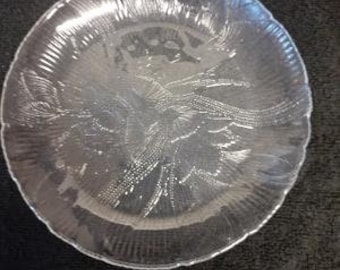 Arcoroc Canterbury Crocus Pattern Clear Glass Dinner Plates Embossed