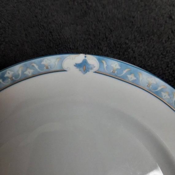 Lot de 35 assiette LIGNE HÔTESSE en porcelaine fine Article neuf en provenance de France