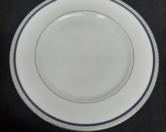 Wedgwood Bone China Seville Pattern Dinnerware Pieces Made in England Choice Dinner Salad Soup