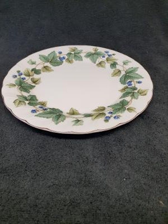 Nikko Tableware Blossomtime Wild Berry Pattern Dinner Plate Made