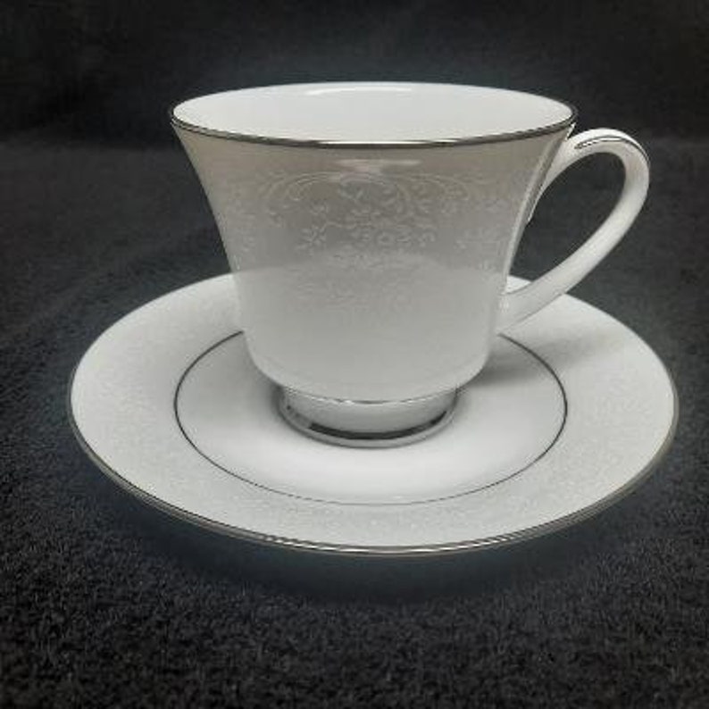 Noritake Fine China Contemporary Tahoe 2585 Pattern Dinnerware Pieces