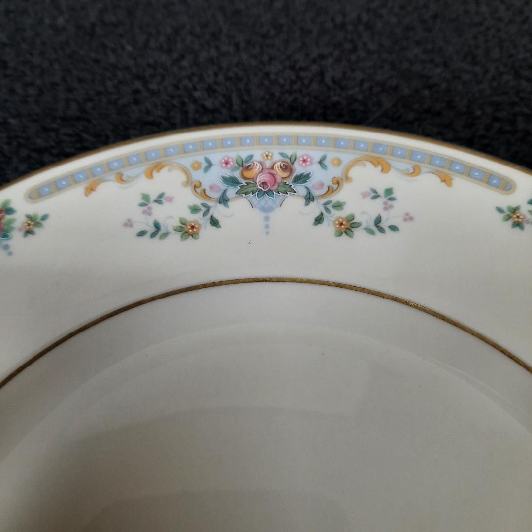Royal Doulton the Romance Collection Fine Bone China Juliet