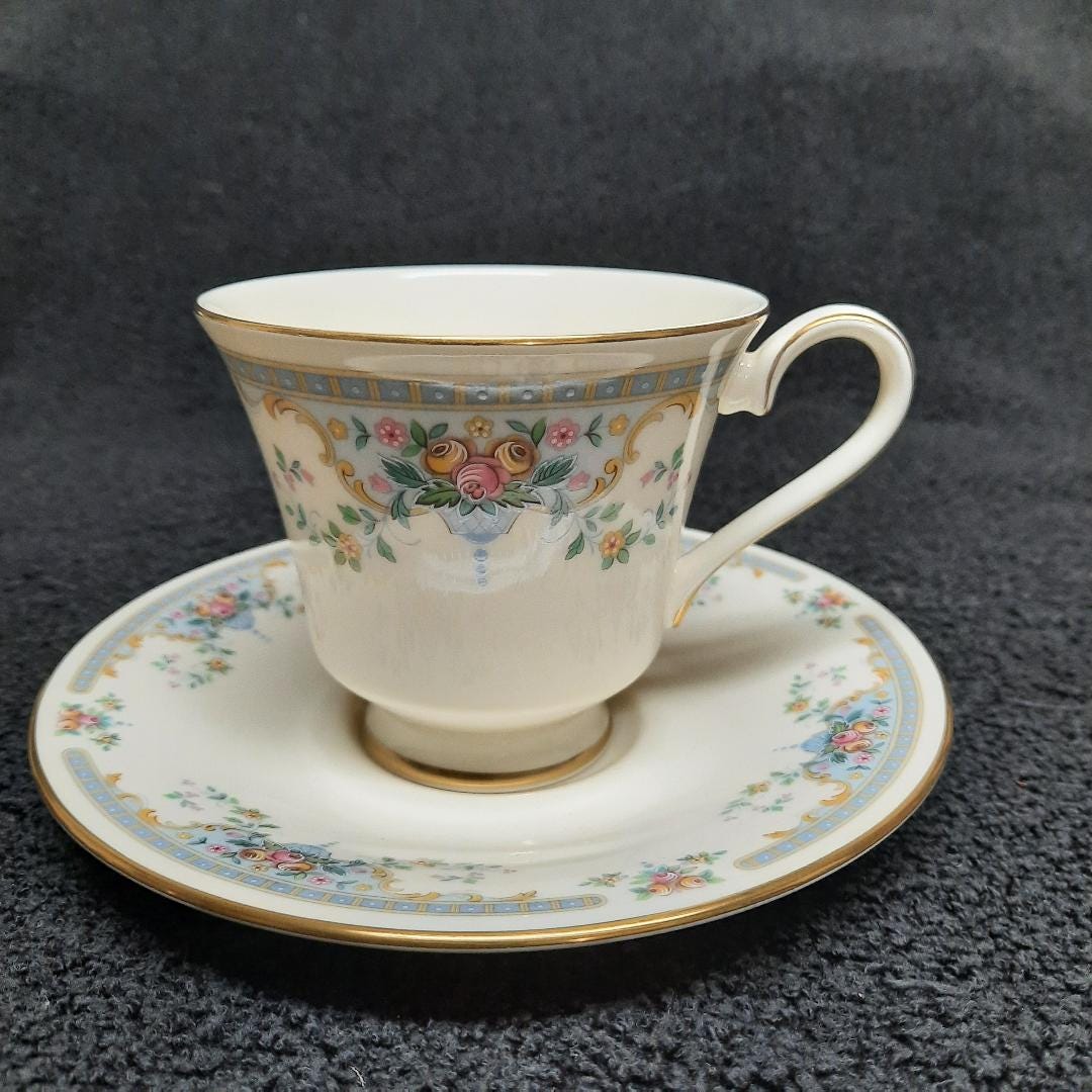 Royal Doulton the Romance Collection Fine Bone China Juliet