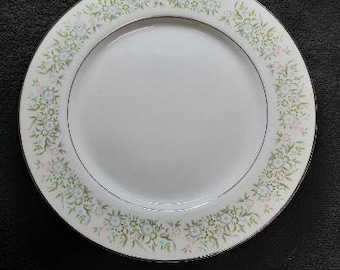 Taihei Registered Fine China Springtime Pattern Dinner Plate Platinum Trim Made in Japan