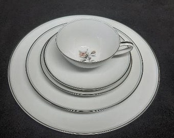 Noritake Margot 5605 Pattern 5 Piece Place Setting Made in Japan