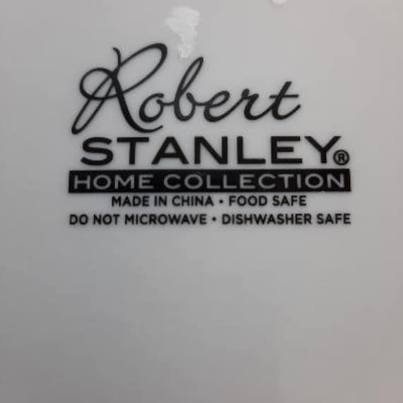 Robert Stanley Home Collection Silver Snowflake Pattern Salad Plate  Platinum Trim 