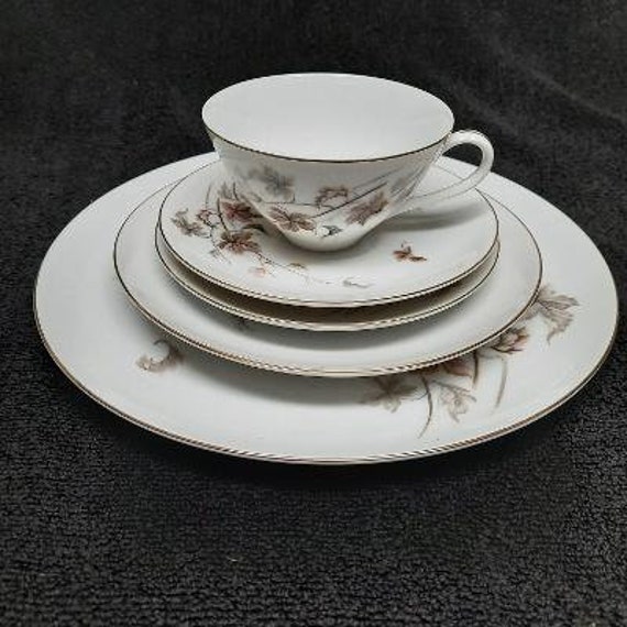 Yamaka China Montreal 597 Pattern Dinnerware Pieces Made in Japan