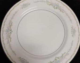 Mikasa Fine China Beatrix Pattern Dinner Plate Narumi Made in Japan