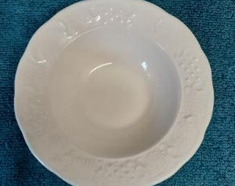 Canonsburg American Traditional Pattern Fruit Berry Dessert Bowl Embossed