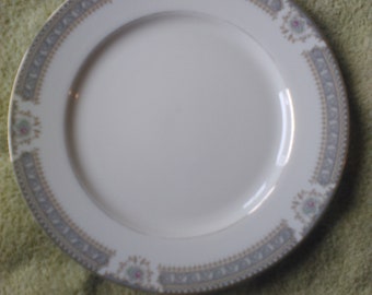 Mikasa Richelieu Pattern Dinner Plate Gold Trim Made in Japan