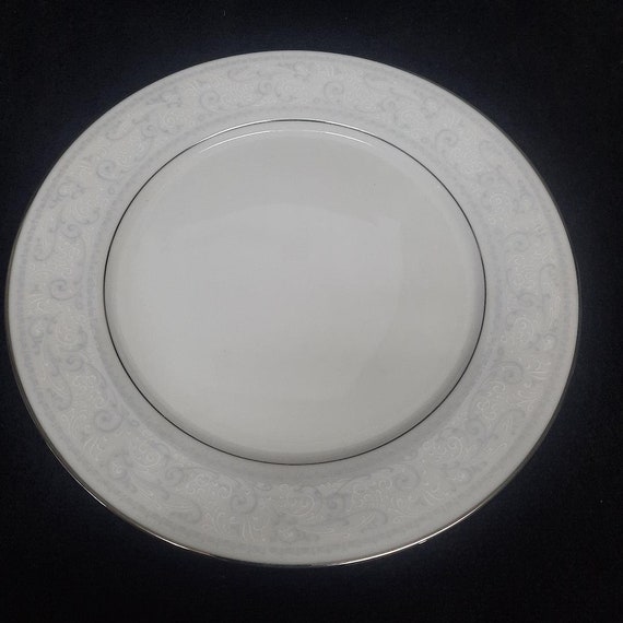 Noritake Ivory China Trudy 7087 Pattern Dinner Plate Made in Japan